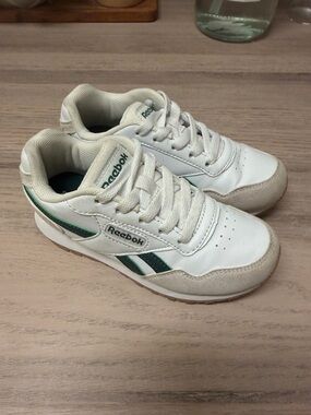 Reebok Kids White Sneakers with Green Accents Sz 12